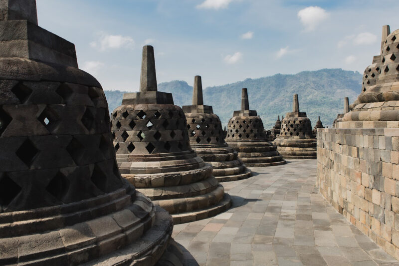 Indonesia in 10 days: Camera focused on Magic Bali & Java Temples